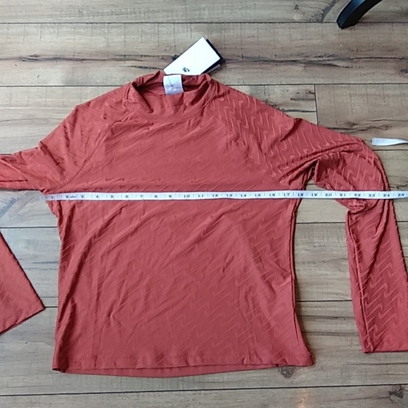 NWT Women's Nike Logo Print Mock-neck long Sleeve Top In Terracota. Size M - Picture 16 of 17